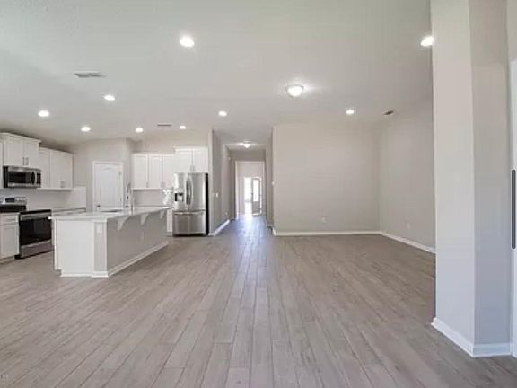 5th image of 15823 Whitebark Dr