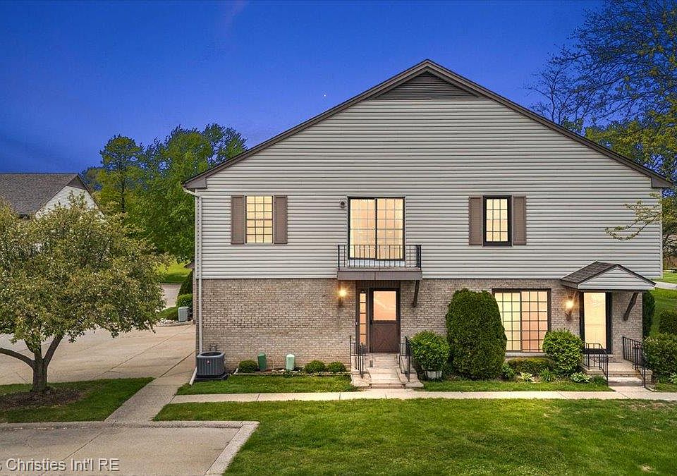 1st image of 35164 N Bay Cir
