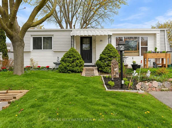 35 Pebble Beach Pkwy, South Huron, ON N0M 1T0