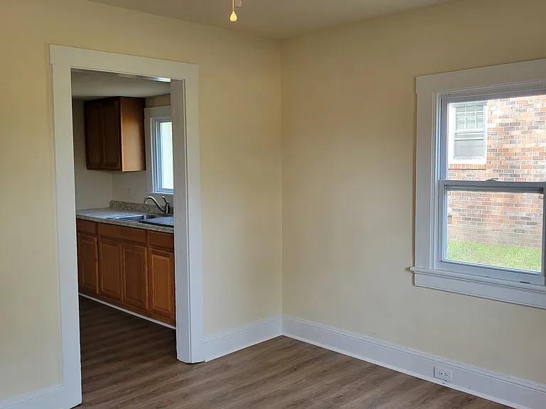 2121 Osborne Rd — Photo 3