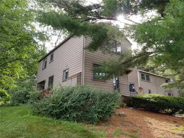 24 Happy Hollow Cir Unit A, Stratford, CT 06614