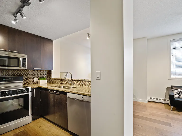333 22nd Ave SW #106 — Photo 18