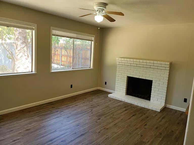 8287 Newfield Cir — Photo 7