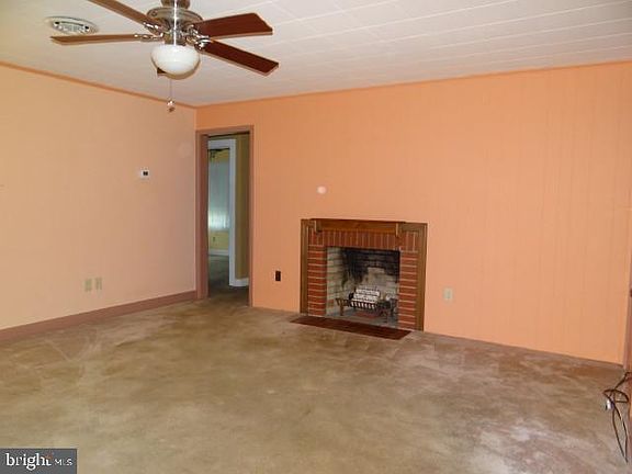 3rd image of 764 Floral Ave