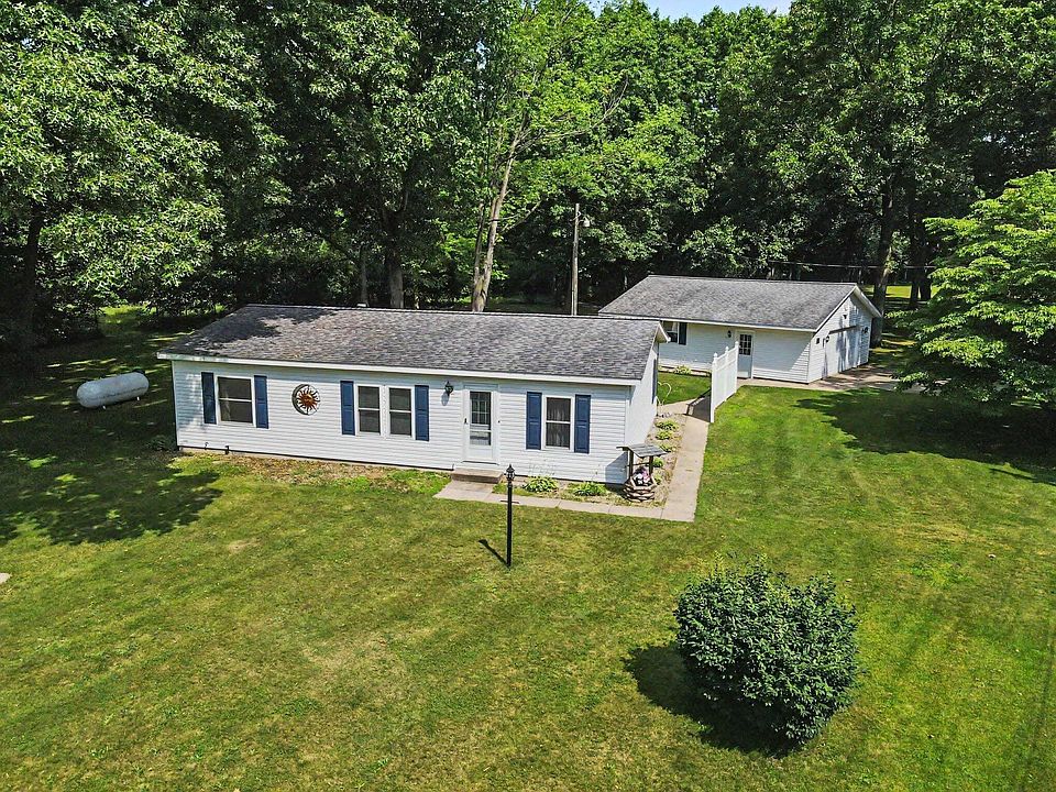 1st image of 14164 Riverside Dr