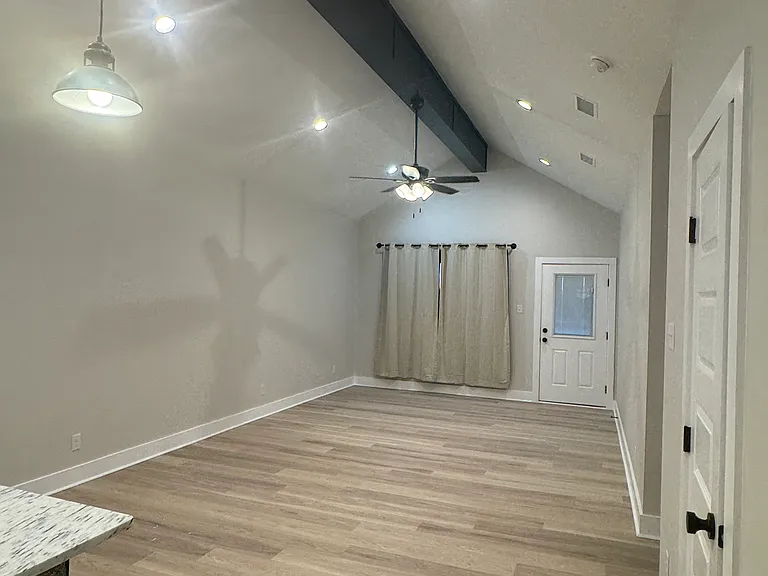 3027 Waco St — Photo 2