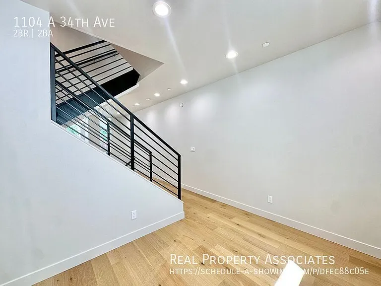 1104A 34th Ave — Photo 17