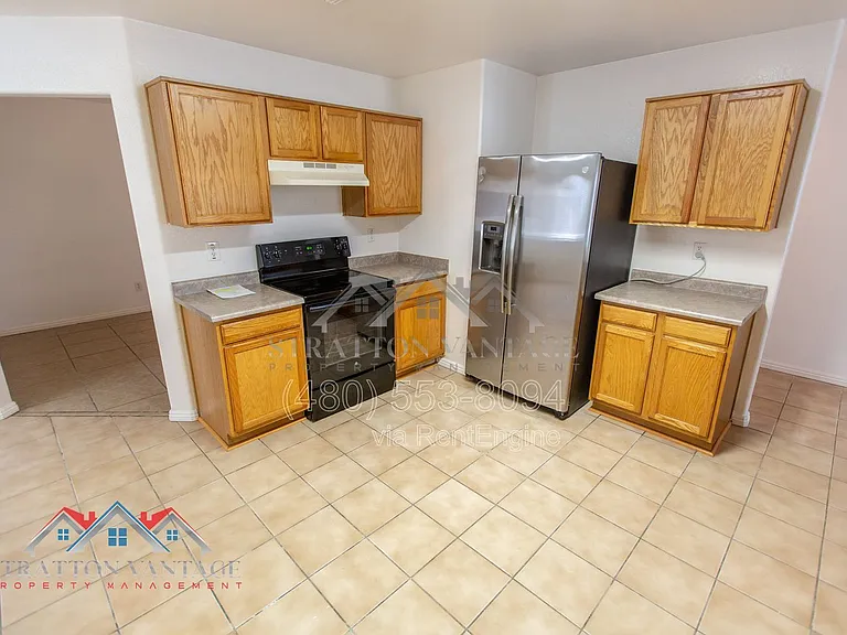 5706 N 74th Dr — Photo 15