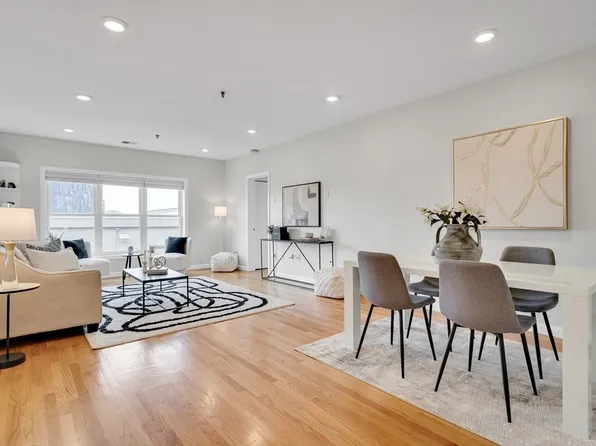 2456 Massachusetts Ave APT 402, Cambridge, MA 02140