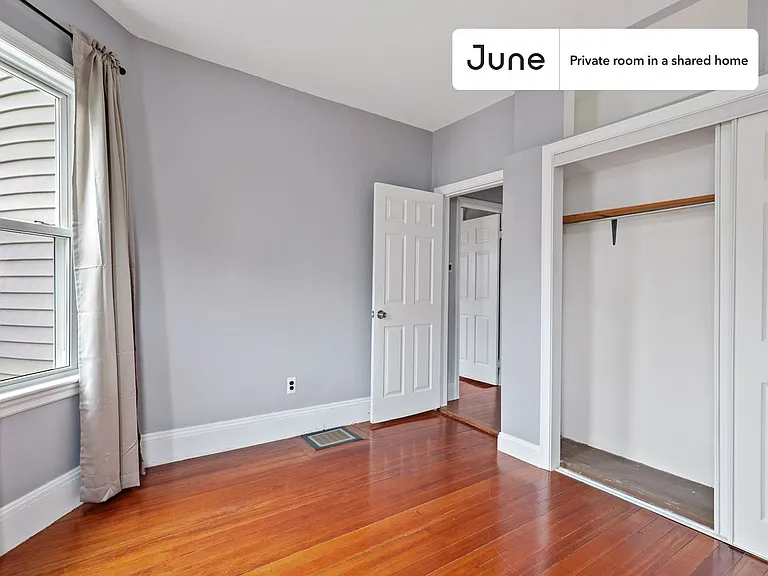 368 Park St #A — Photo 3