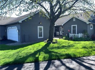 90 Seascape Dr, Rochester, NY 14612