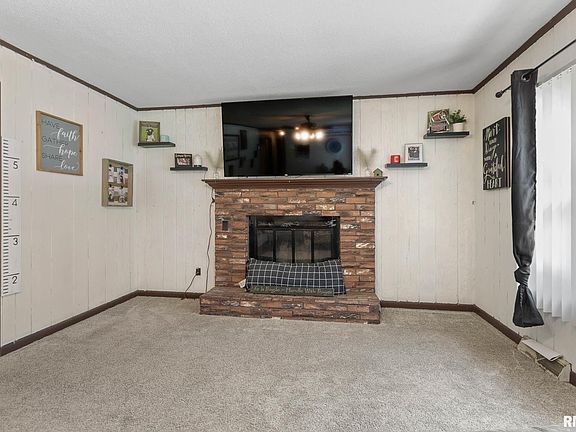4th image of 613 W Stotlar St