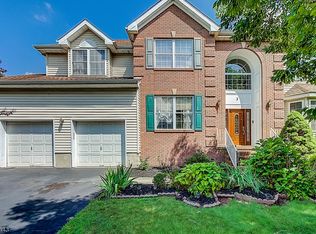 3 McPherson Ln, Belle Mead, NJ 08502