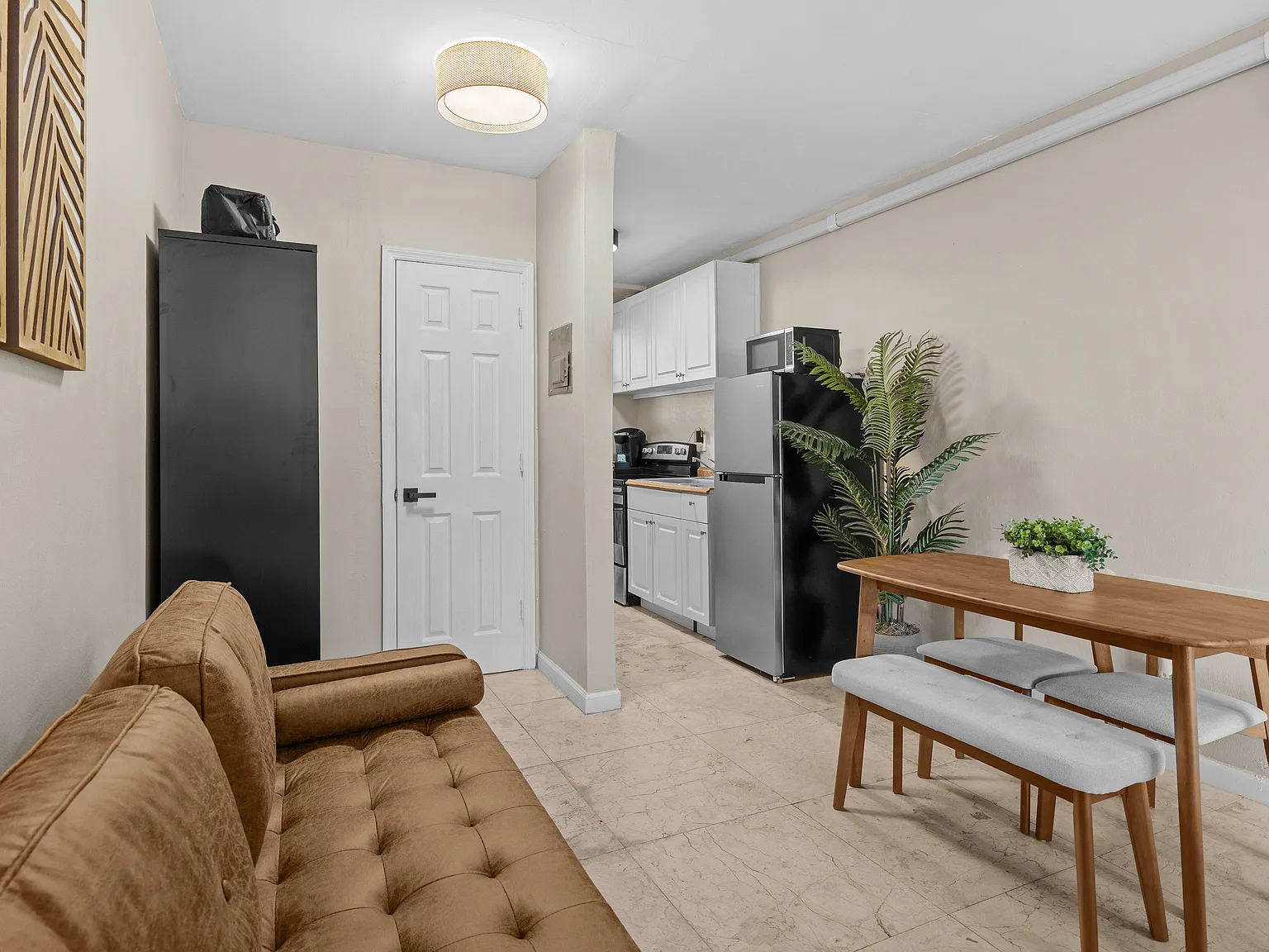 Studio, 500 sqft, $2,200 — Photo 2