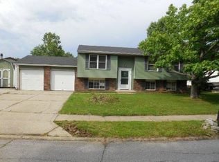 1215 Woodpointe Dr, Indianapolis, IN