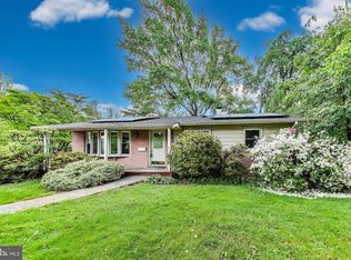 4951 Roslyn Rd, Annandale, VA 22003