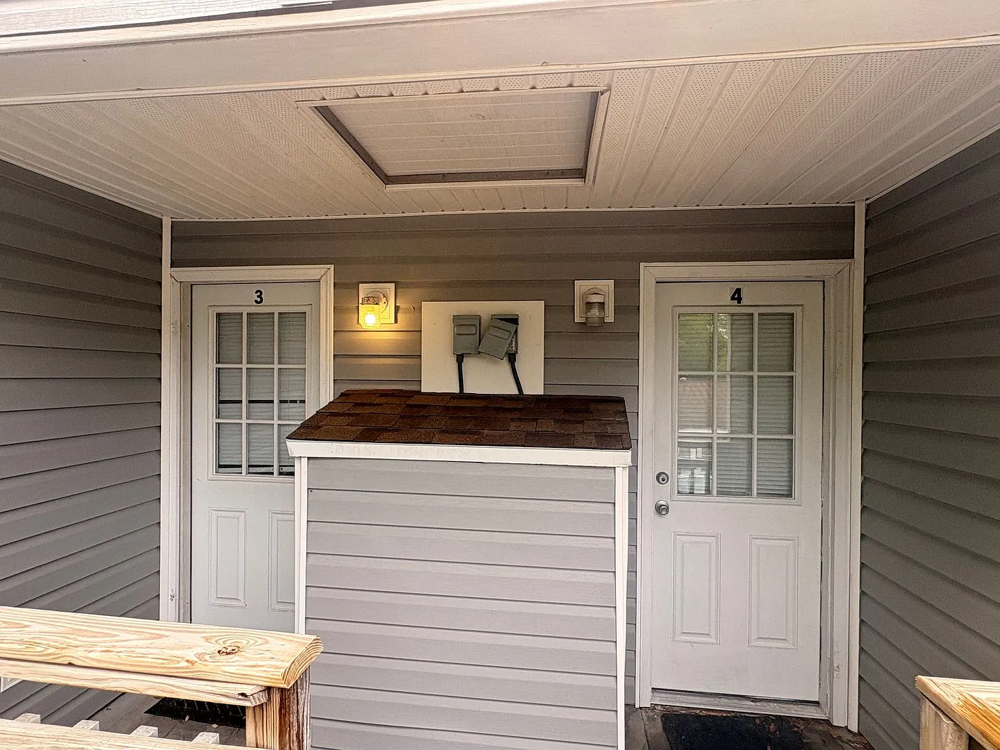 1 Bedroom in Fourplex for Rent! — Photo 2
