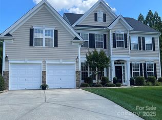 1900 Birchbrook Ct, Harrisburg, NC 28075