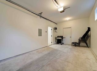 921 E Otjen St, Milwaukee, WI 53207