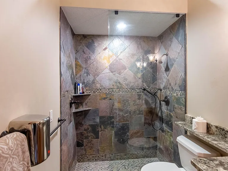 14943 Paddock Dr — Photo 19