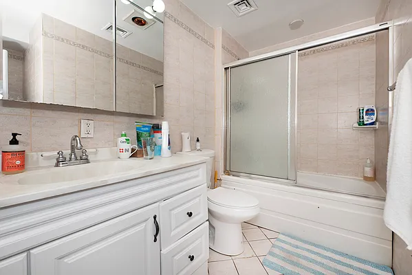 Rented by Compass | media 22