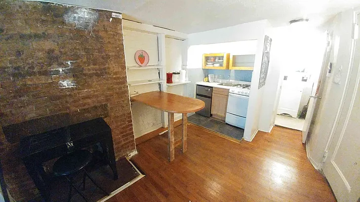 Rented by Downtown Mgt & Realty LLC | media 7