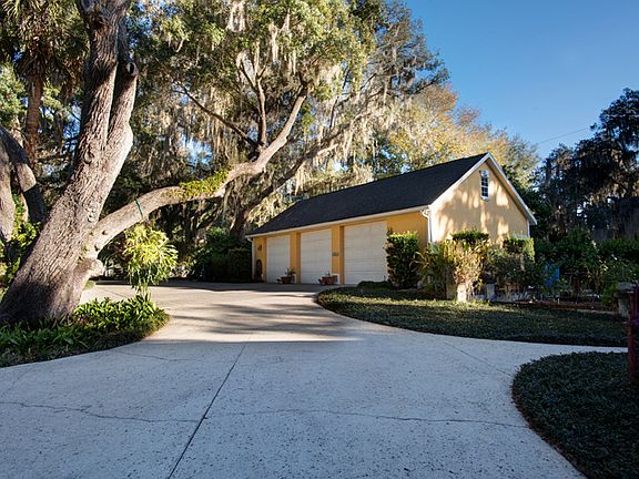 Swaying Oak Circle Drive!