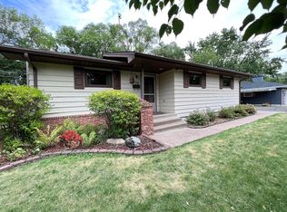 499 9th St N, Bayport, MN 55003