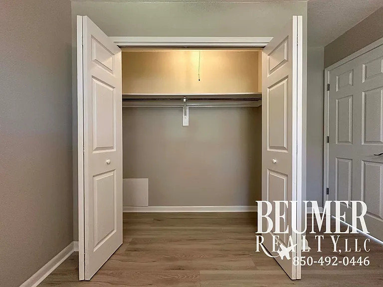 5078 Leeward Dr — Photo 17
