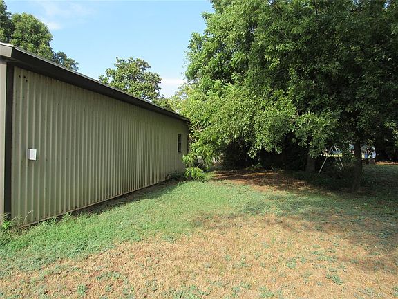 3rd image of 103 E Quapaw St