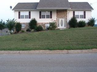 112 Hidden Valley Dr, Dandridge, TN 37725