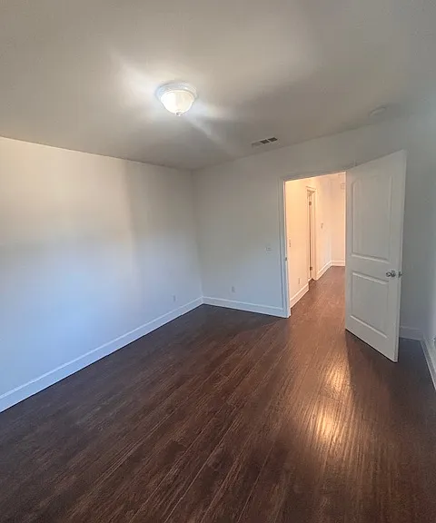 11241 Emelita St #TOP FLOOR — Photo 17