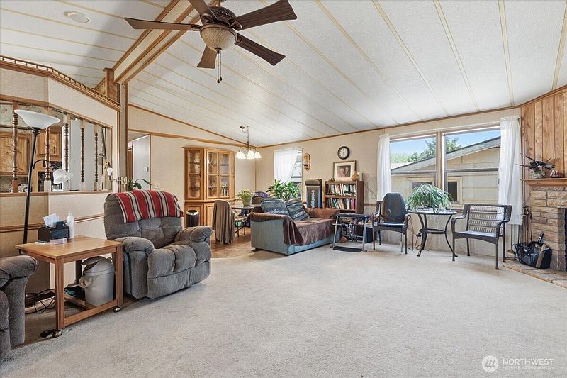 4th image of 415 Sunny Drive