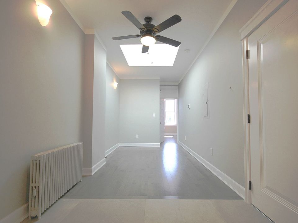 1st image of 29 Ingraham St APT 3R