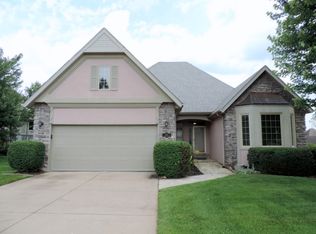 958 S Carriage Ave, Springfield, MO 65809