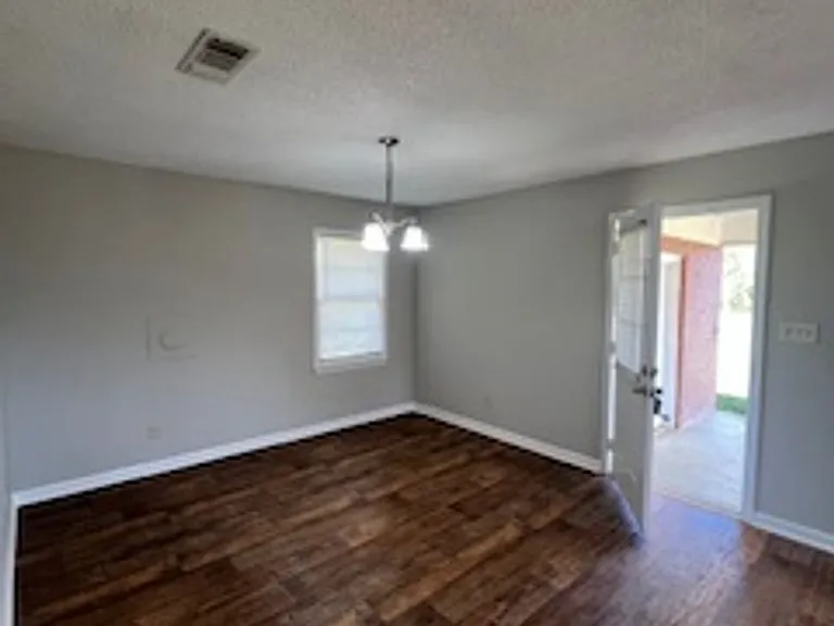 79 Rj Kennedy Rd — Photo 2