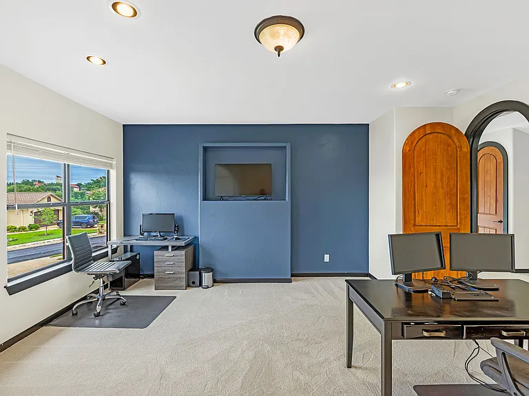 411 Cielo Cir — Photo 31