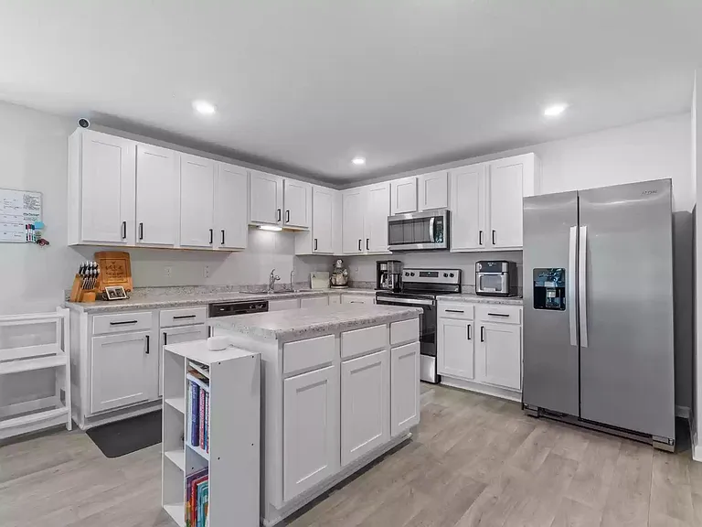 82 American Ct — Photo 4