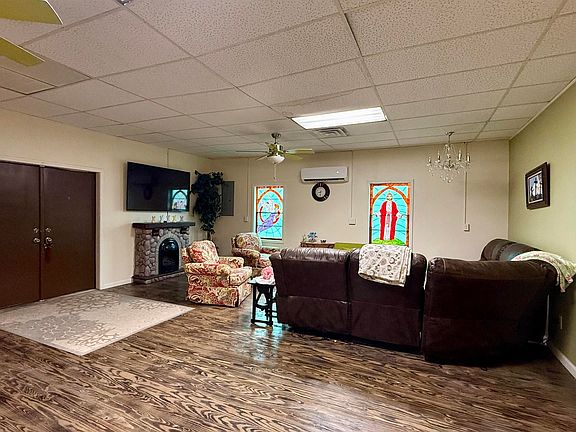 2nd image of 205 Church St