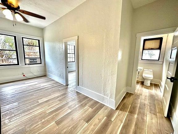 3rd image of 424 Kanuga Dr Unit 4