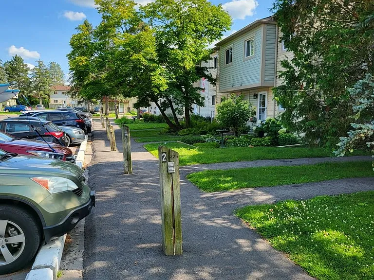 249 Teal Cres — Photo 21
