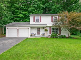 57 Beacon Hills Dr S, Penfield, NY 14526
