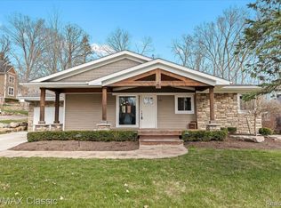 526 East St, Milford, MI 48381