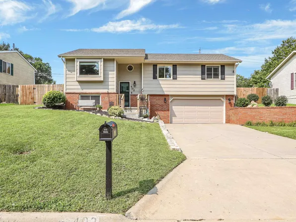 402 Robin Hood Dr, Junction City, KS 66441
