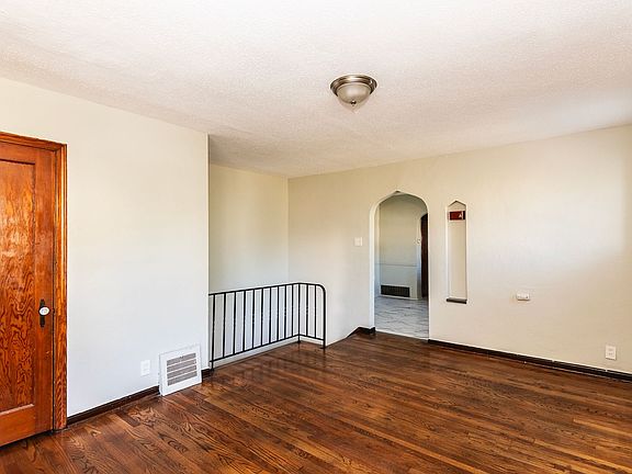 2nd image of 5322 Miami St