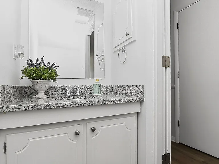 4605 Hedgemore Dr #D — Photo 23
