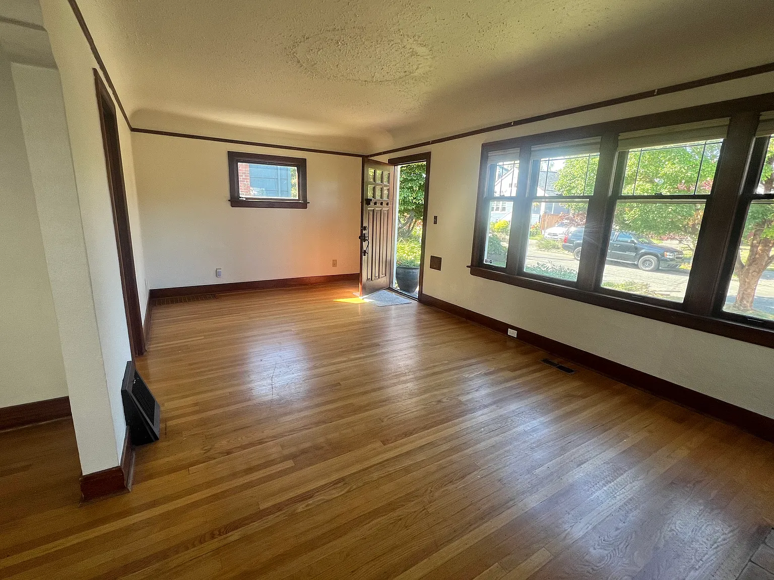3 bed, 1510 sqft, $4,200 — Photo 4