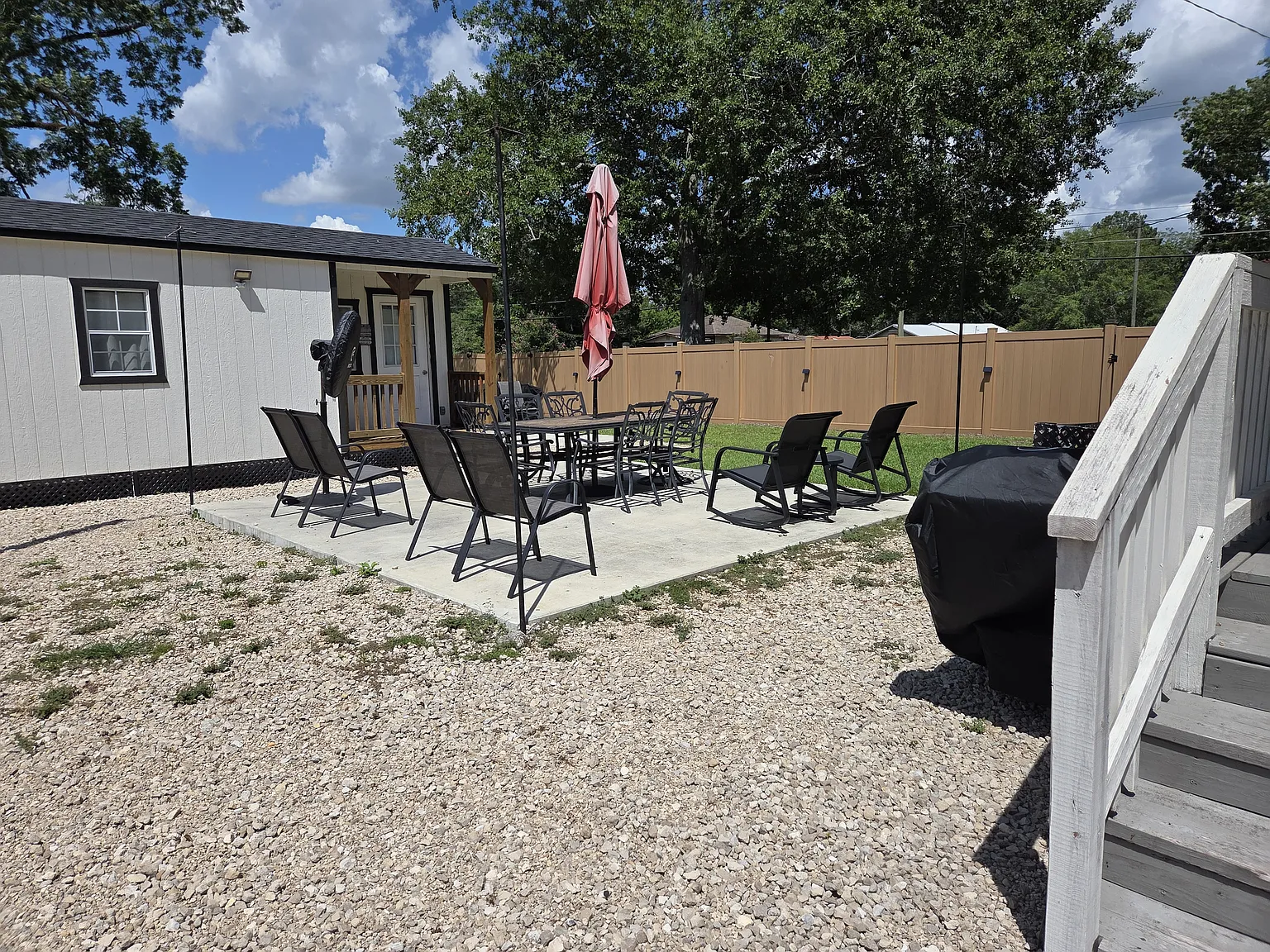7 bed, 3200 sqft, $750 — Photo 2