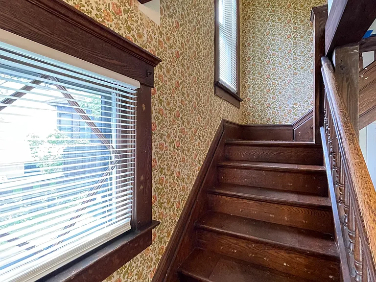 710 S Main St — Photo 12