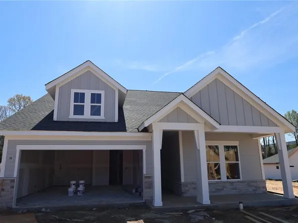 266 Strawberry Ln, Woodstock, GA 30189